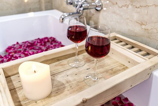 The Luxe Studio Retreat Private Couple Jacuzzi