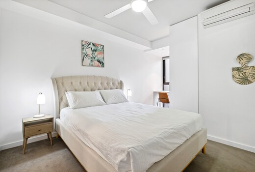 Cosy 2-Bed with Pool, Bbq Area and Secure Parking