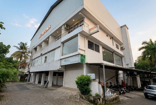 Hotel Crest wood inn kochi