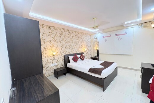 Hotel O UG Grand -1