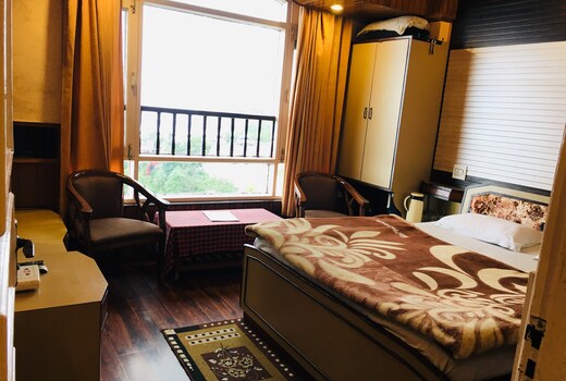 Hotel Kufri Holiday Inn