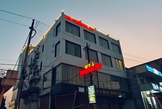 Hotel Signature Inn