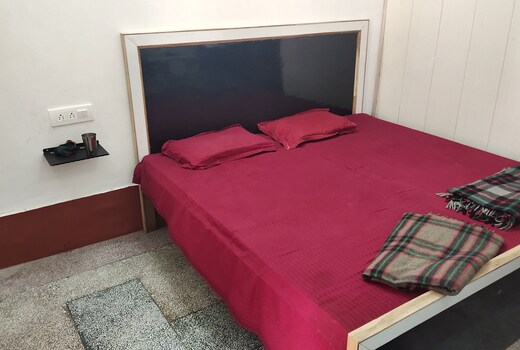 BHAJAN ASHRAM RISHIKESH