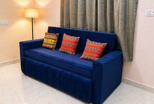 J Stays Modern Apartment near BHU