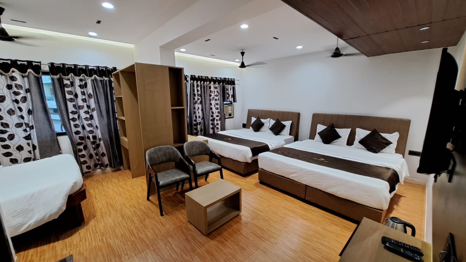 Hotel Dhruv Palace