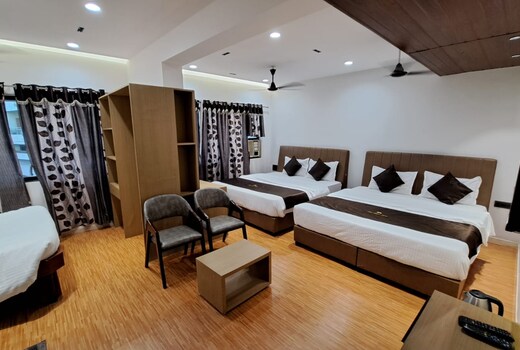 Hotel Dhruv Palace
