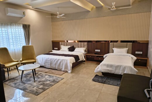Hotel Katare Palace