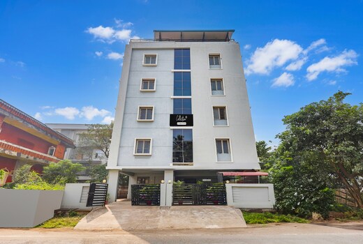 OYO Collection O Kakinada Near JNTU