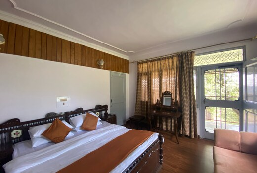 La-ShimLa- 2 BHK Cottage - cook, drive in, views