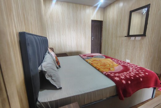 Skyline ApartHotel