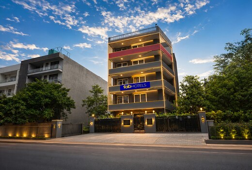 FabHotel Golden Moment