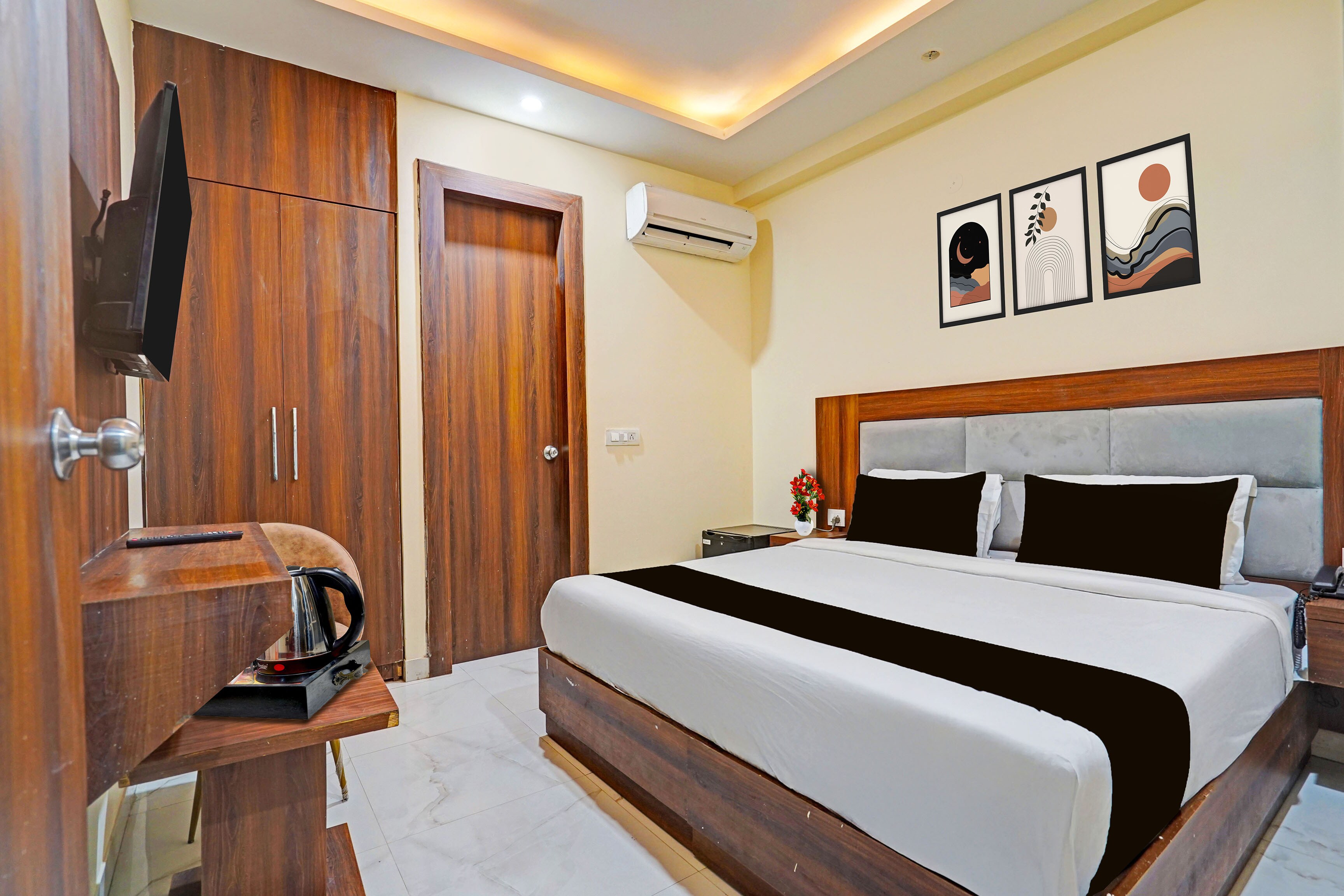 Hotel O Glace Stay