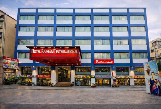 Hotel Rajhans International