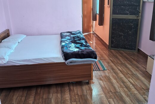 1 BHK Deluxe Room with AC
