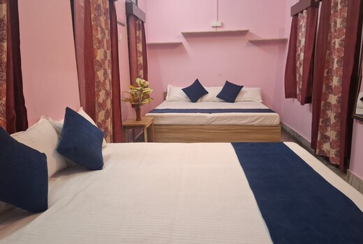 Madhavi Homestay | Near Kashi Vishwanath Temple