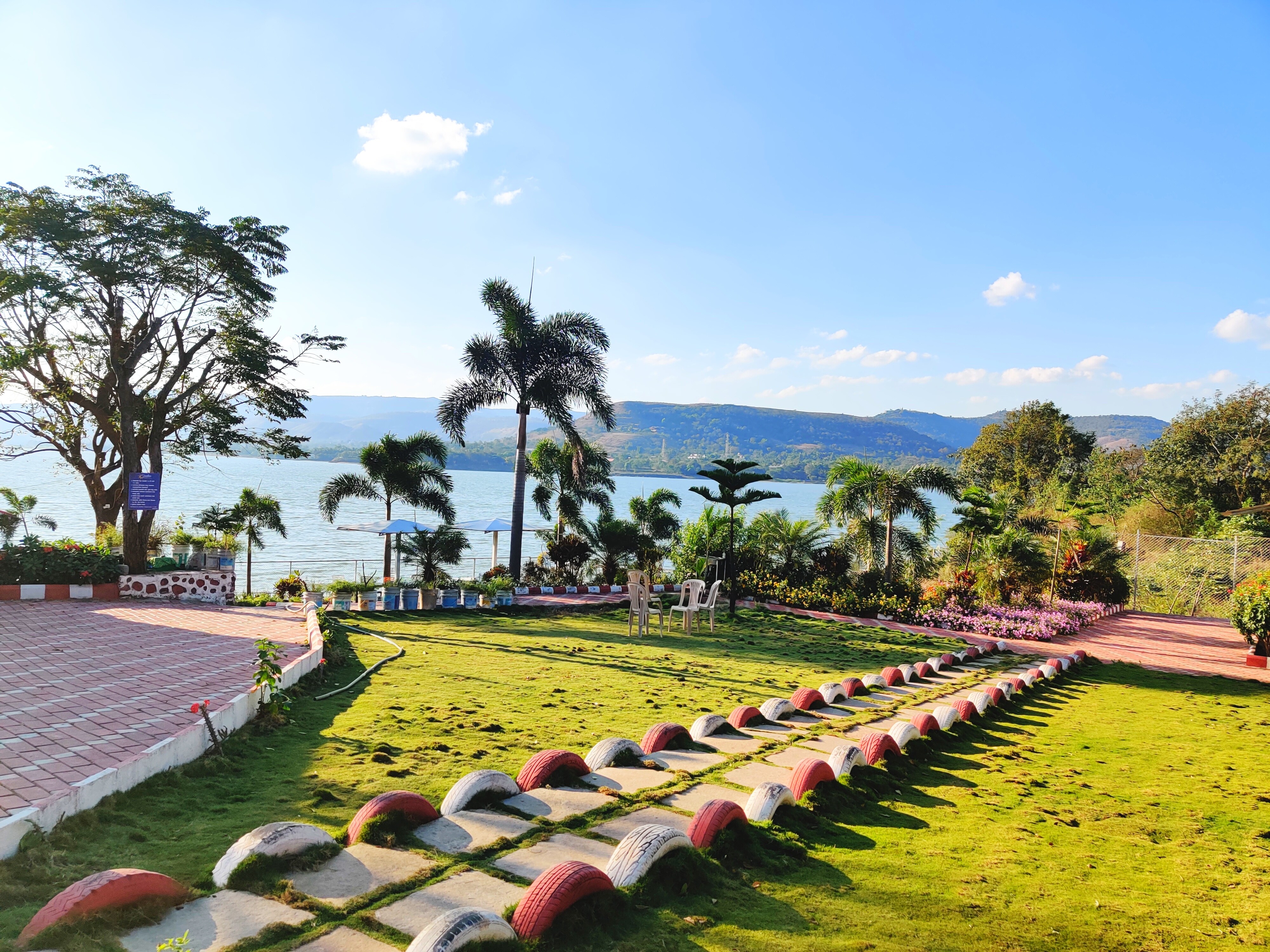 Sunshine Lake Resort