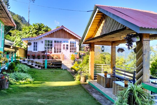 Local Connection - Shalom Homestay