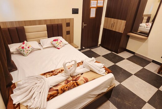ABHISHEK INN (GUEST HOUSE)