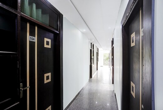 Hotel O Noida Grand