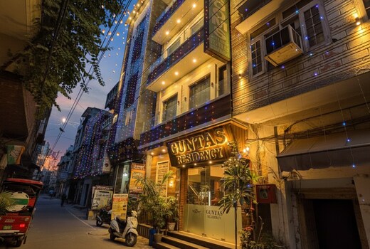 Hotel Guntas Residency(300 Mtr From Golden Temple)