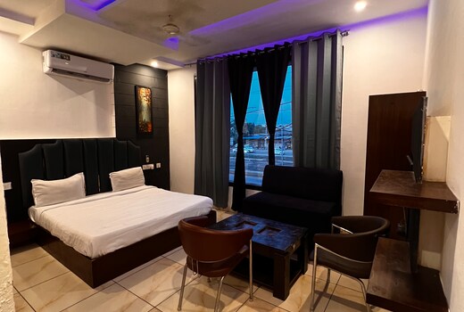 Hotel Virasat