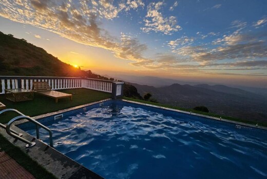 Hilltop Villa and Agro Tourism Wai