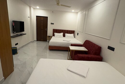 Hotel Dhanwik