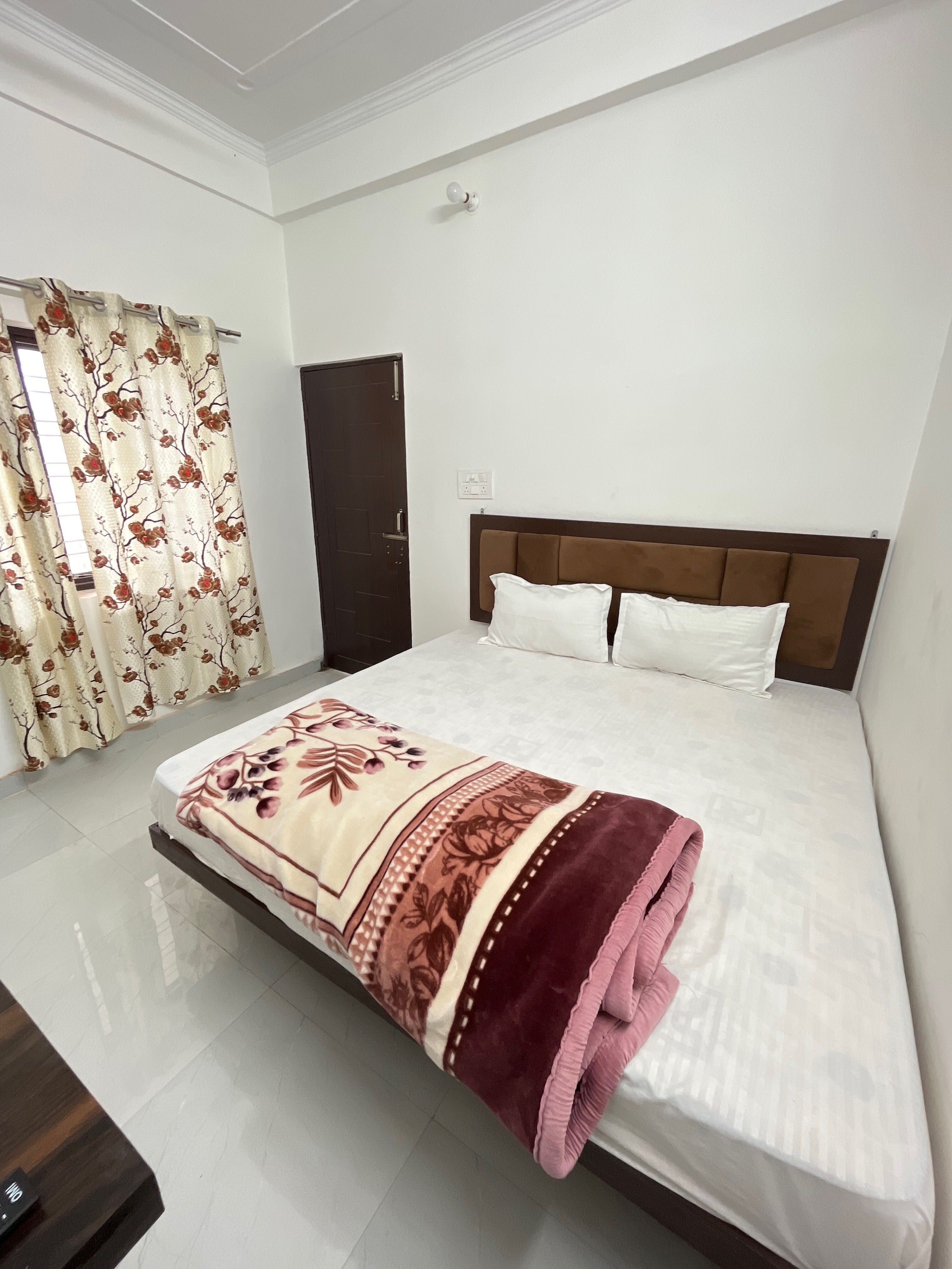 Hotel O Chaudhary Guest House