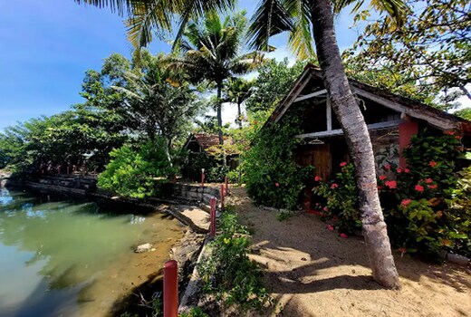 Waterfront bungalow by Ayushkamy