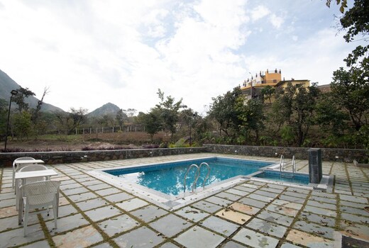 MOUNTAIN RANGE VILLA