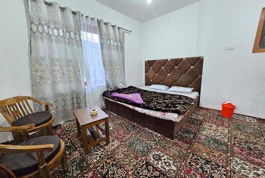 Grand Snowland Hotel and Restaurent