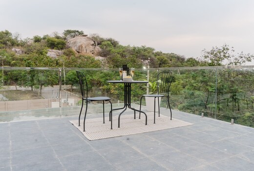 Boho 4BHK Pool Hill Views by Bliss Farm Stays
