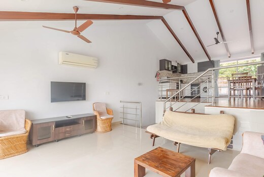 Beach View Luxury 2 BHK near Candolim with Pool