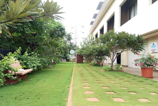 Center 1 Suites