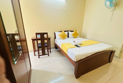S G R ENTERPRISE HOTEL & LODGE
