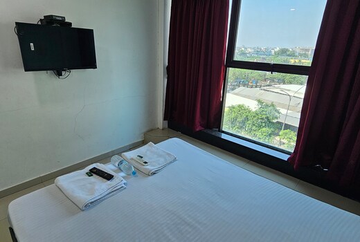 hotel pleasure