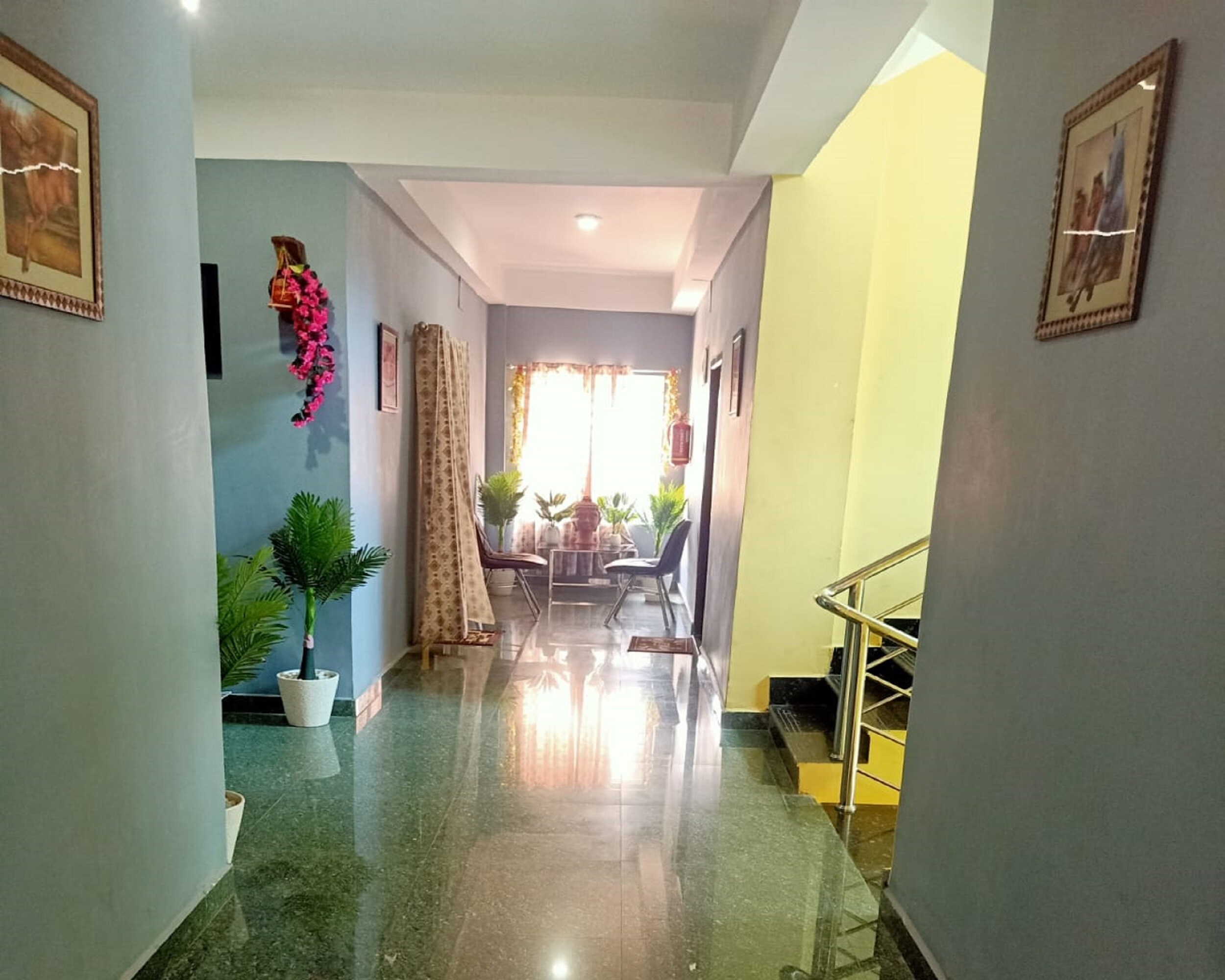 Hotel Raj Residency