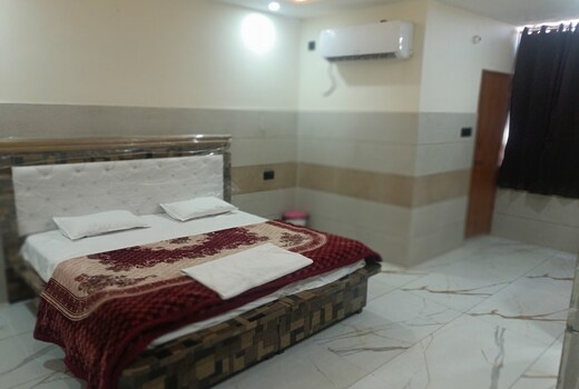 HOTEL GOLDEN KEY