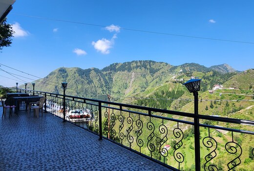 Monal Cafe &Homestay