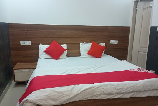 Next 2 hotel