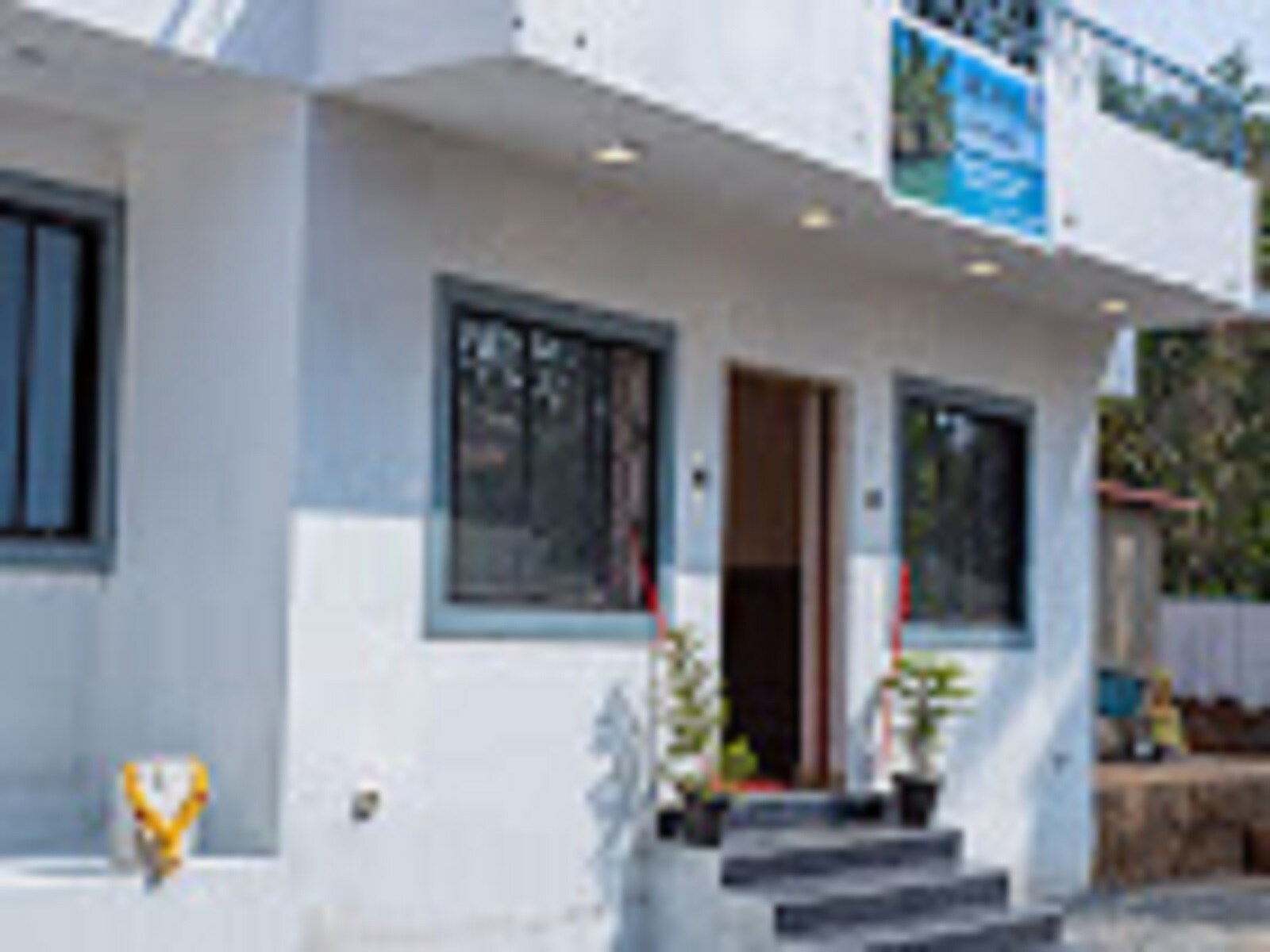 DE 28 11 GUEST HOUSE