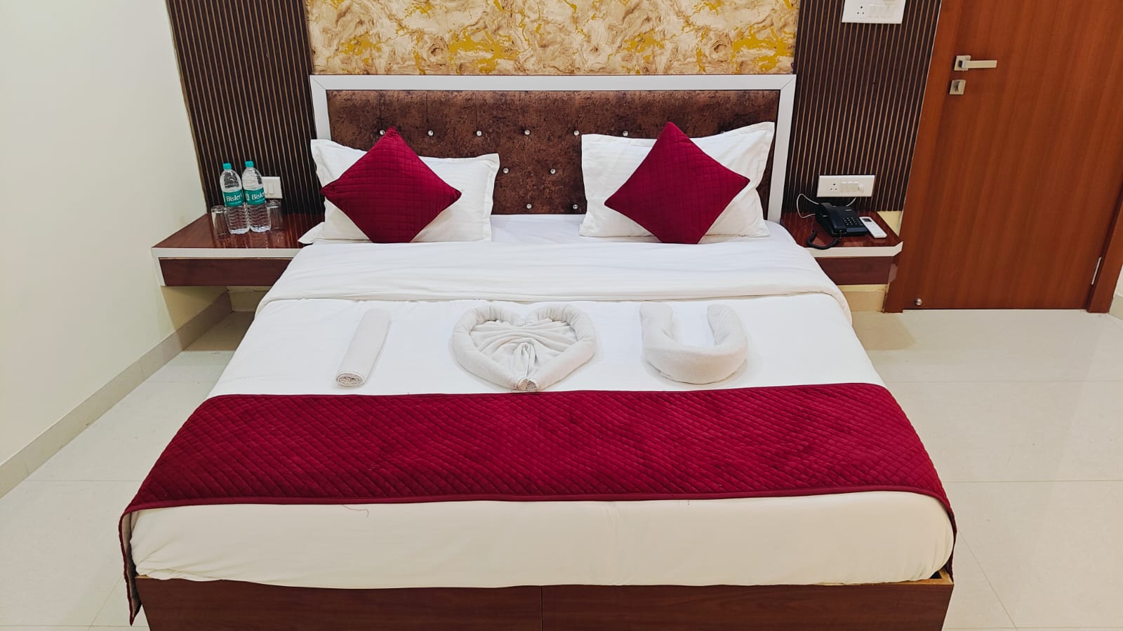 Hotel Kiran Palace & Mahi Galaxy