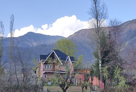 Riverine Residence