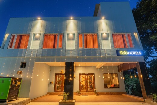 FabHotel Blueark