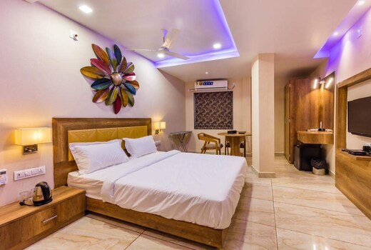 hotel shree7hundred