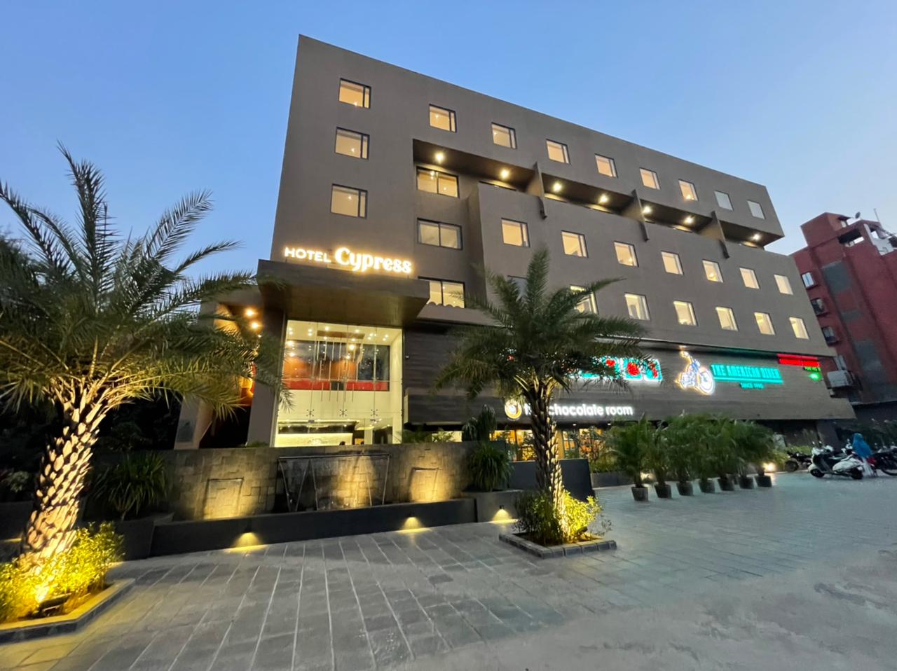 Hotel Cypress