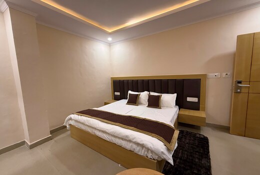 Hotel O Rajmahal Restaurant & Bar