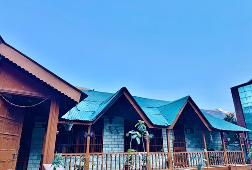 Springwood Cottage | Entire 2BHK | Onsite Parking