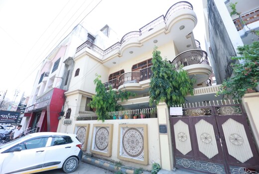 KAPOOR'S