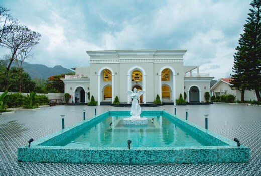 CSR LANDMARK RESORTS
